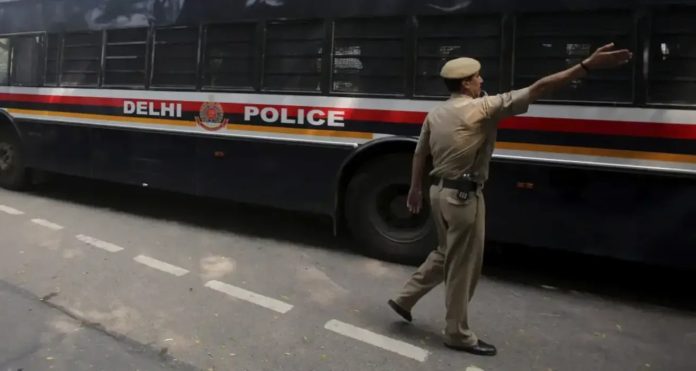 Policía de Nueva Delhi investiga una explosión
